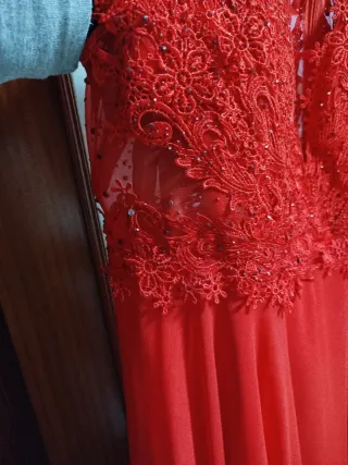 Vestido largo rojo encaje y lentejuelas