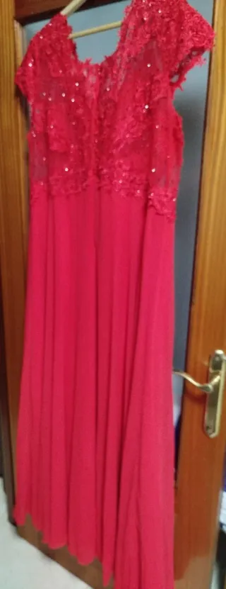 Vestido largo rojo encaje y lentejuelas