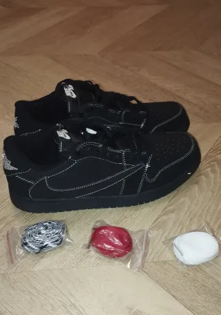 Air Jordan 1 Low Phantom Travis Scott Negro