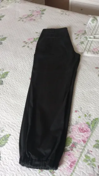 Pantalón negro bombacho
