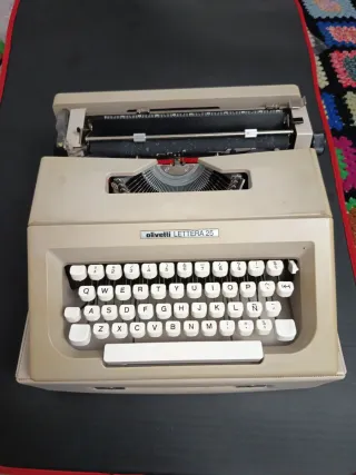 Máquina de escribir Olivetti