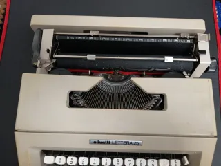 Máquina de escribir Olivetti