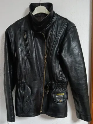 Chaqueta de cuero negra