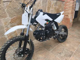 Moto Cross 125cc 4T Buen Estado