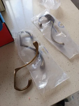 Percha bronce para puerta o pared