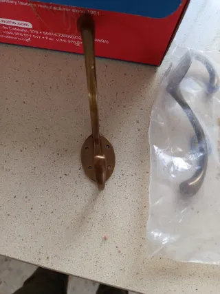 Percha bronce para puerta o pared