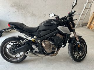 Honda CB650R Negra y plateada