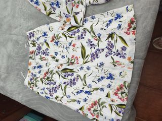 Traje falda y chaqueta estampado floral