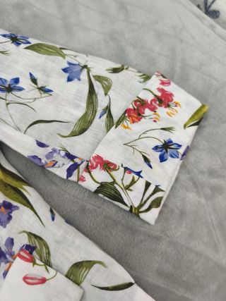 Traje falda y chaqueta estampado floral