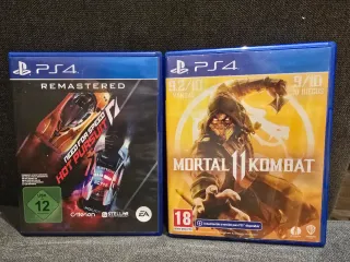 PS4 con 2 mando y 5 juegos