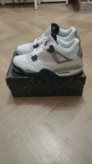 Air Jordan 4 Midnight Navy