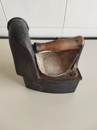 Plancha antigua de hierro