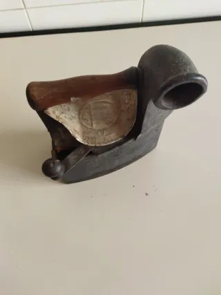 Plancha antigua de hierro