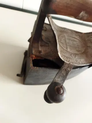 Plancha antigua de hierro