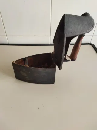 Plancha antigua de hierro