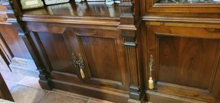 Librería Vitrina Nogal Español