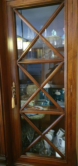 Librería Vitrina Nogal Español