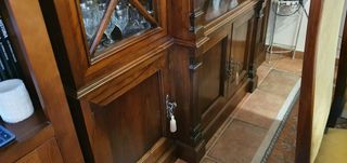 Librería Vitrina Nogal Español