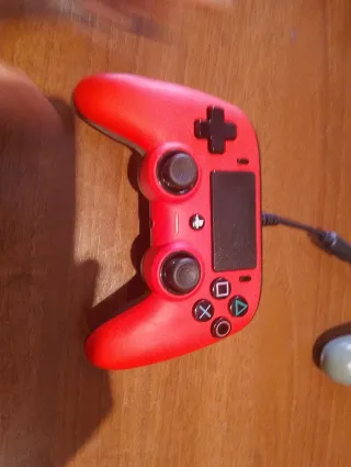 Consola PS4 Pro 1TB + 3 Controles