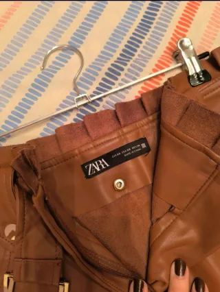 Falda polipiel Zara marrón con cinturón