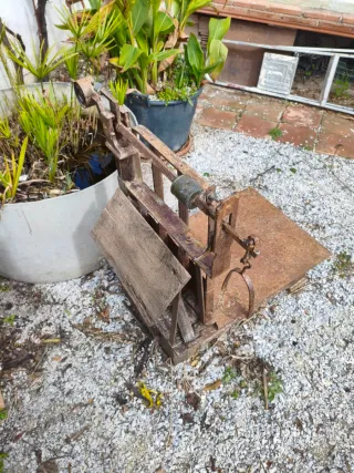 Báscula antigua de hierro