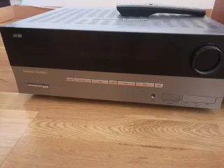 Amplificador Harman Kardon + 5altavoces woofer JBL