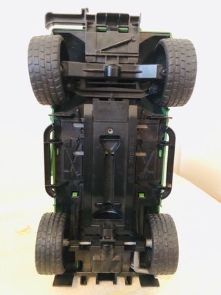 Bruder Land Rover con rimorchio