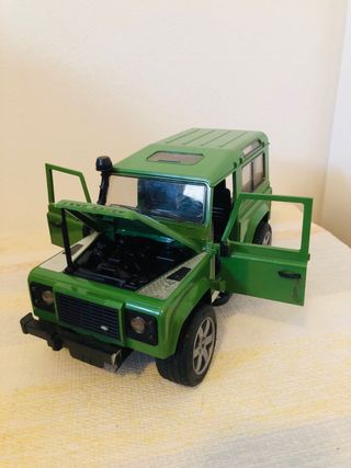 Bruder Land Rover con rimorchio