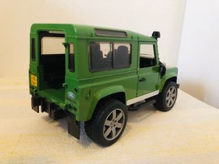 Bruder Land Rover con rimorchio
