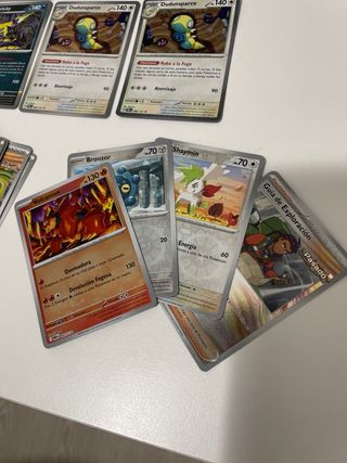 Lote cartas Pokémon: comunes, reverse y holo