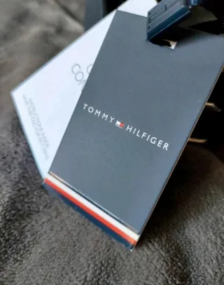 Cinturón Tommy Hilfiger.