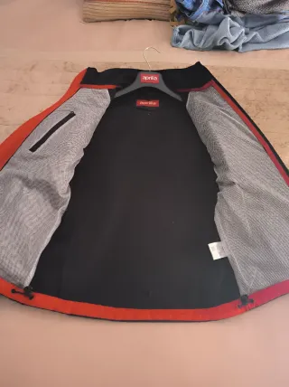 Chaqueta Aprilia Racing Mujer Negra Roja