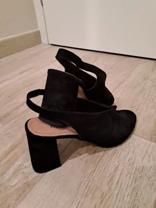 Tacchi scamosciati neri Millani