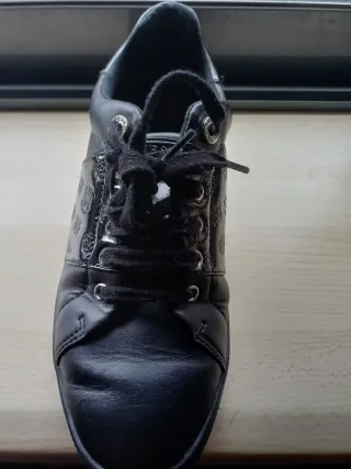 Zapatillas Guess Negras