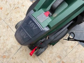Cortacésped Bosch 18V sin cable incl dos baterias