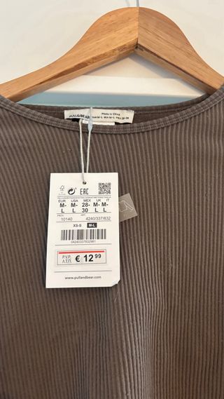 Top pull and bear manga larga marrón