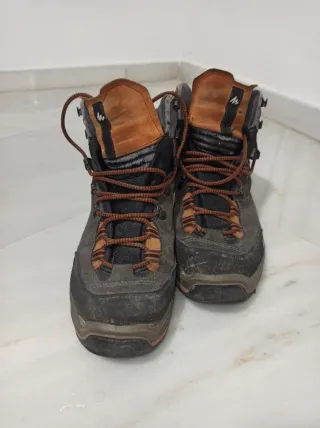 Botas de montaña Quechua Talla 42