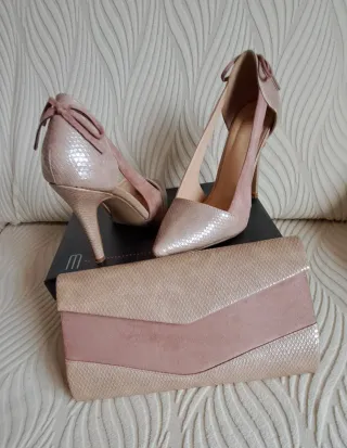 Conjunto tacones y bolso rosa nude