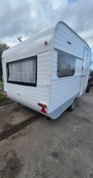 Caravana vintage para terreno