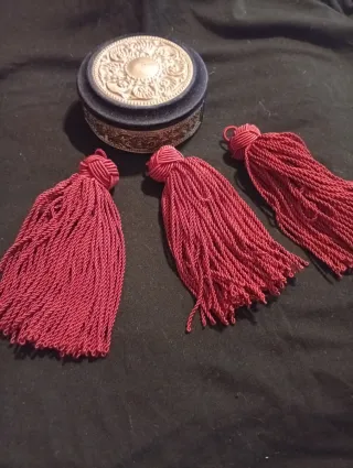 Portagioie velluto blu e nappe rosse