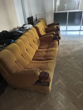 Sofá y 2 sillones de terciopelo