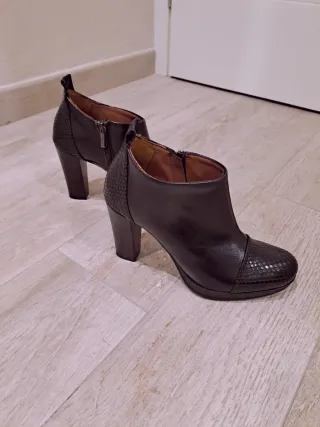 Tronchetti neri con dettaglio pitonato