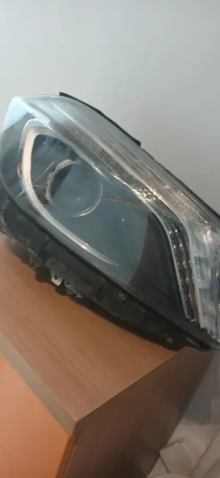 Faro Izquierdo Mercedes
