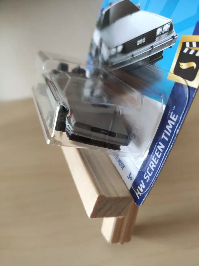 Hot Wheels Ritorno al Futuro DeLorean Hover Mode