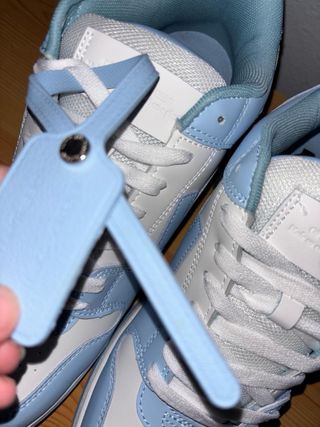 Zapatillas Off-White Azules Claras