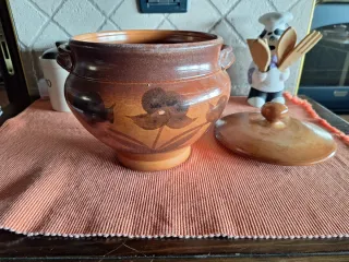 Zuppiera vintage in gres smaltato