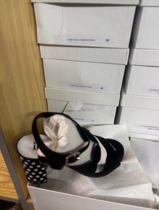 Lote 34 Sandalias Mujer Beige y Dorado