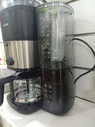 Cafetera Philips con Molinillo Integrado