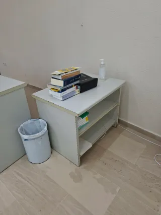 Repisa beige con baldas