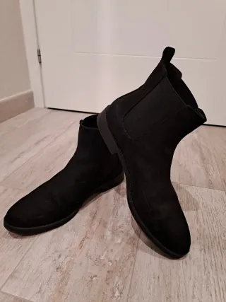 Stivaletti neri effetto scamosciato